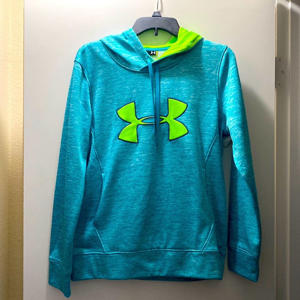 Size M Under Armour Hoodie